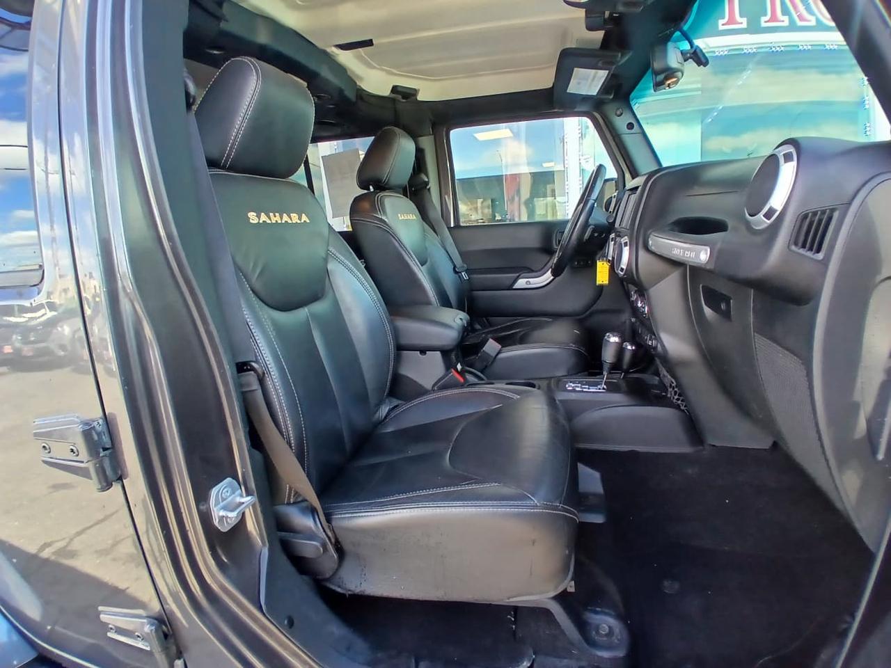 Jeep Wrangler Unlimited 4WD 4dr Sahara 2014
