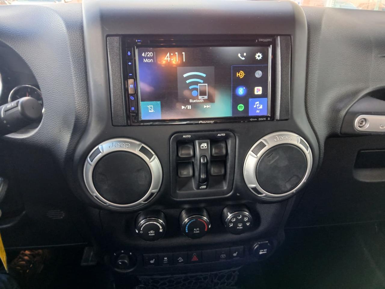 Jeep Wrangler Unlimited 4WD 4dr Sahara 2014