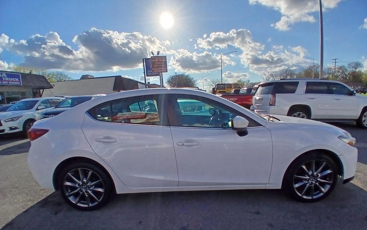 Mazda Mazda3 4-Door Touring Auto 2018