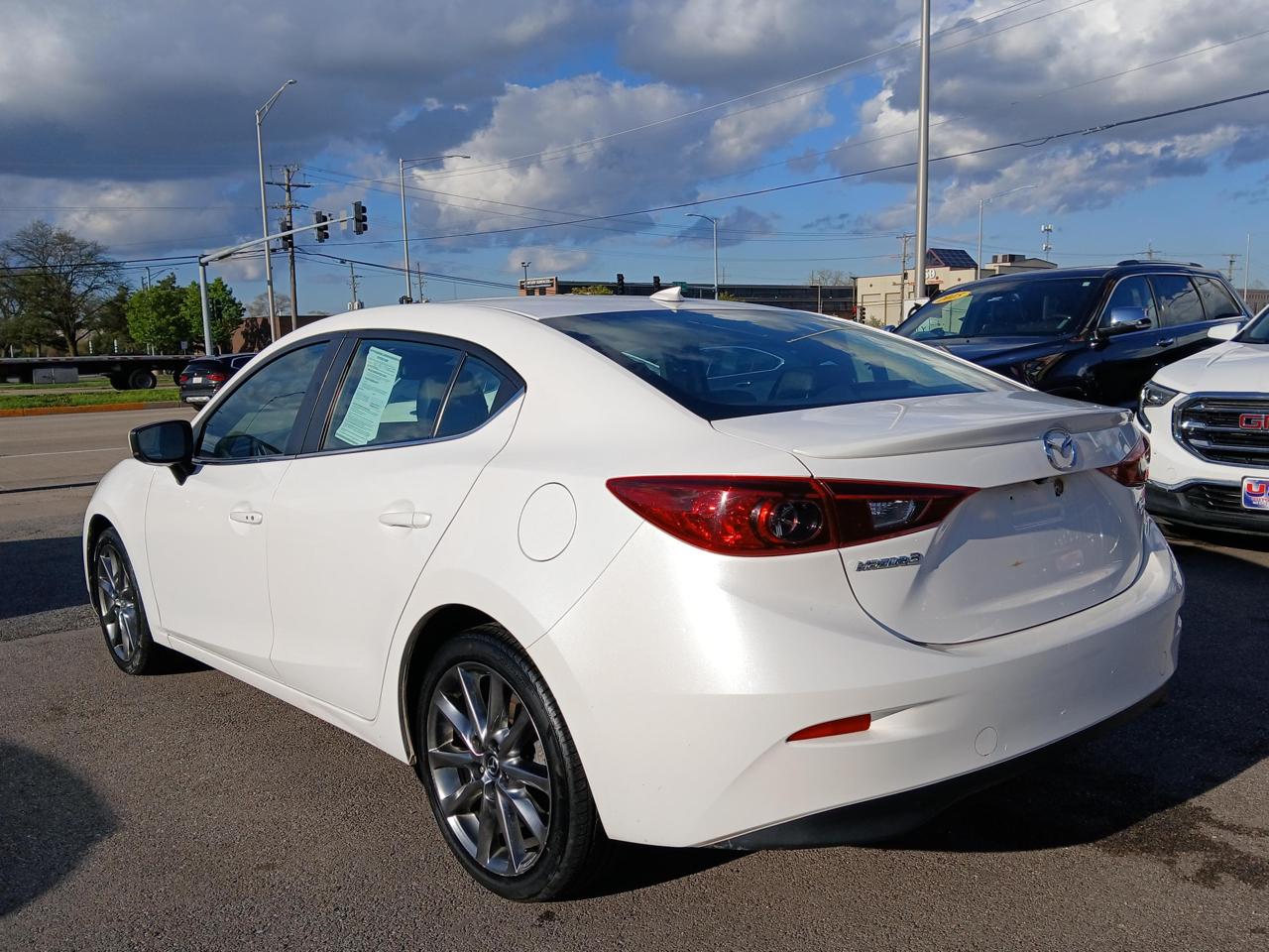 Mazda Mazda3 4-Door Touring Auto 2018