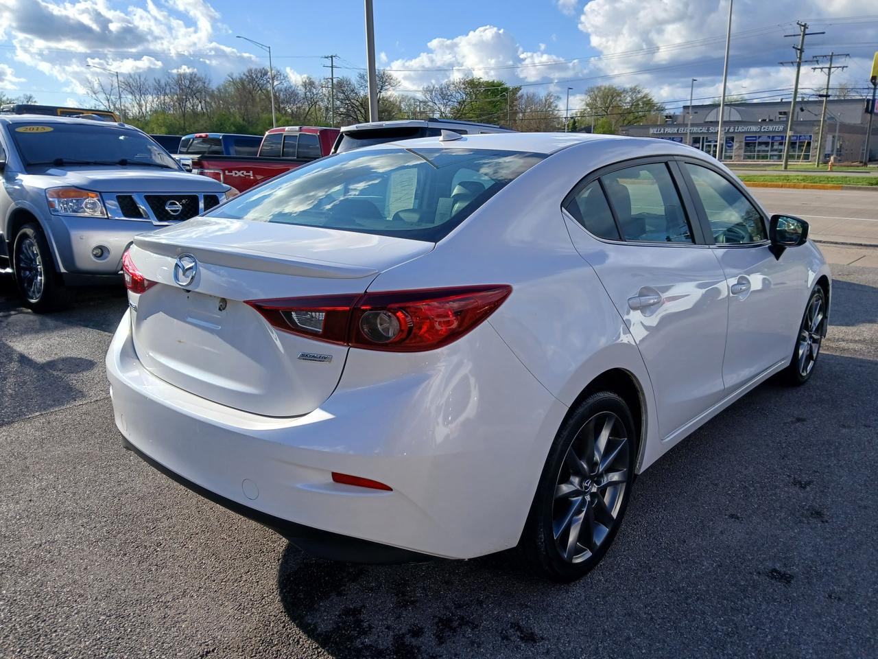 Mazda Mazda3 4-Door Touring Auto 2018
