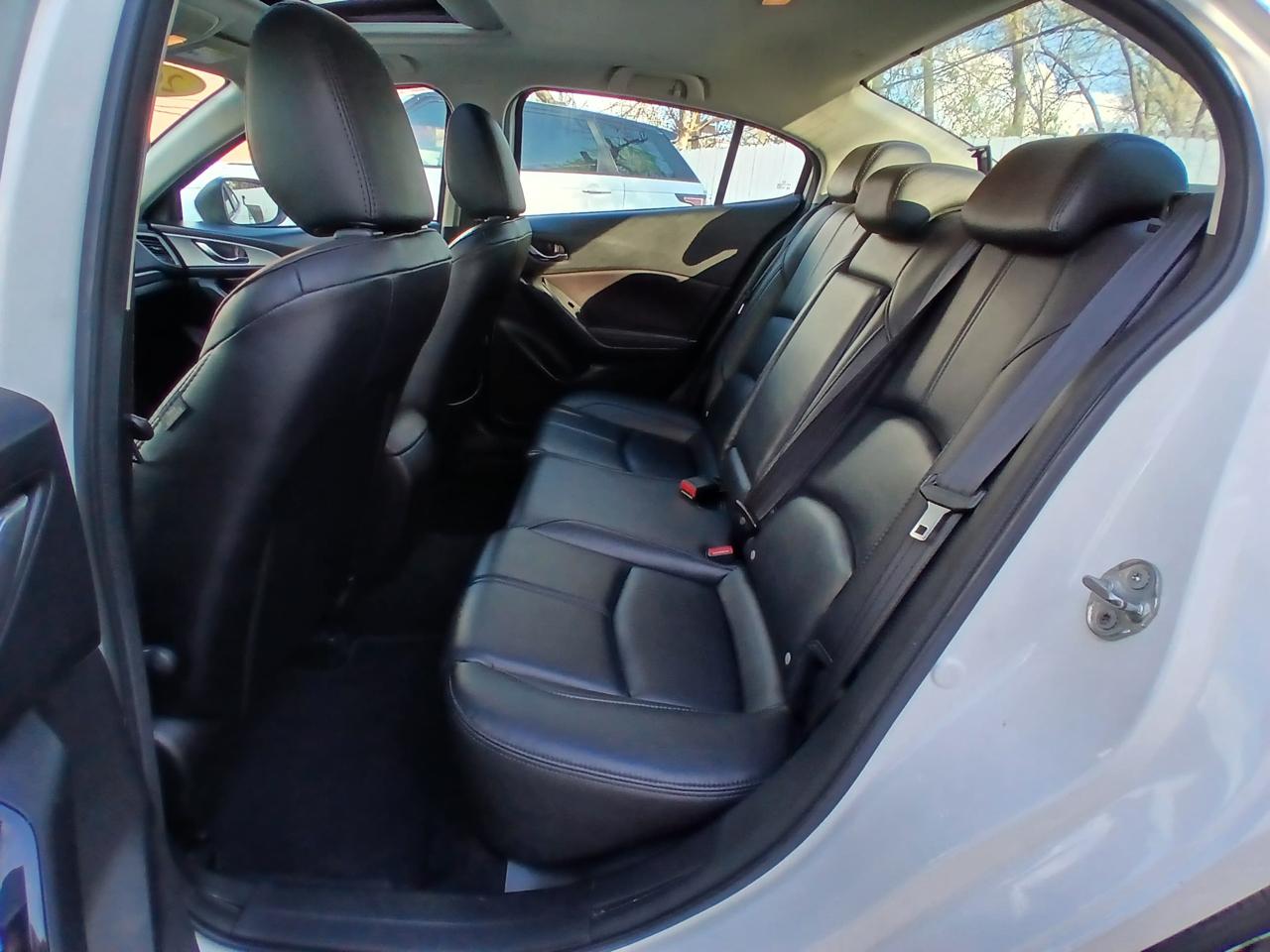 Mazda Mazda3 4-Door Touring Auto 2018