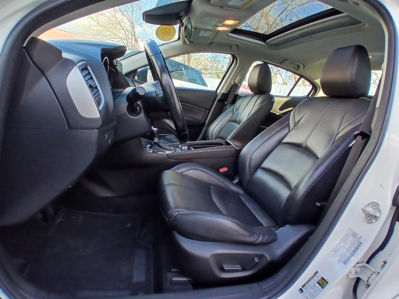 Mazda Mazda3 4-Door Touring Auto 2018