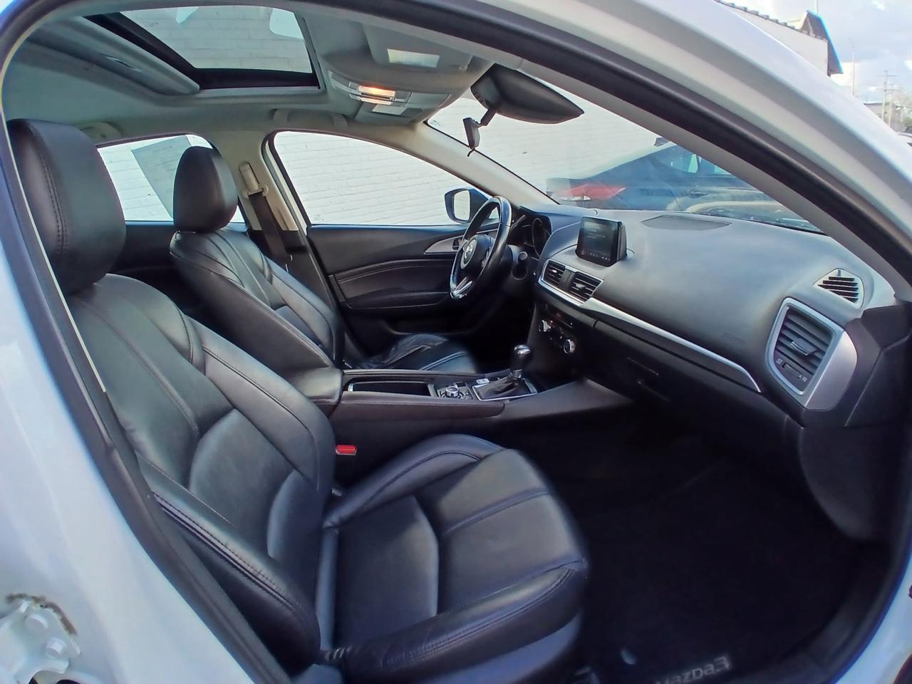 Mazda Mazda3 4-Door Touring Auto 2018