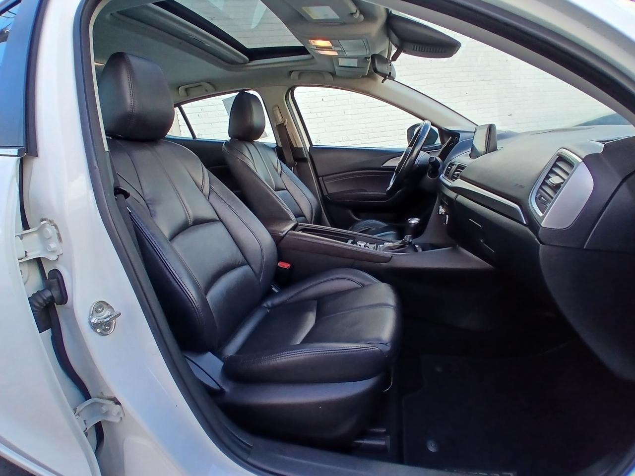 Mazda Mazda3 4-Door Touring Auto 2018