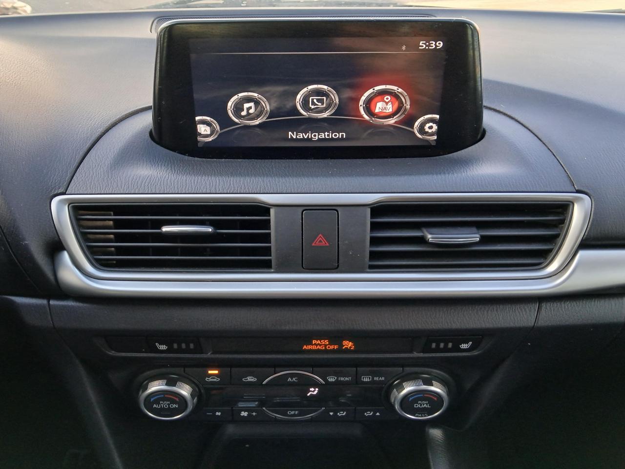 Mazda Mazda3 4-Door Touring Auto 2018