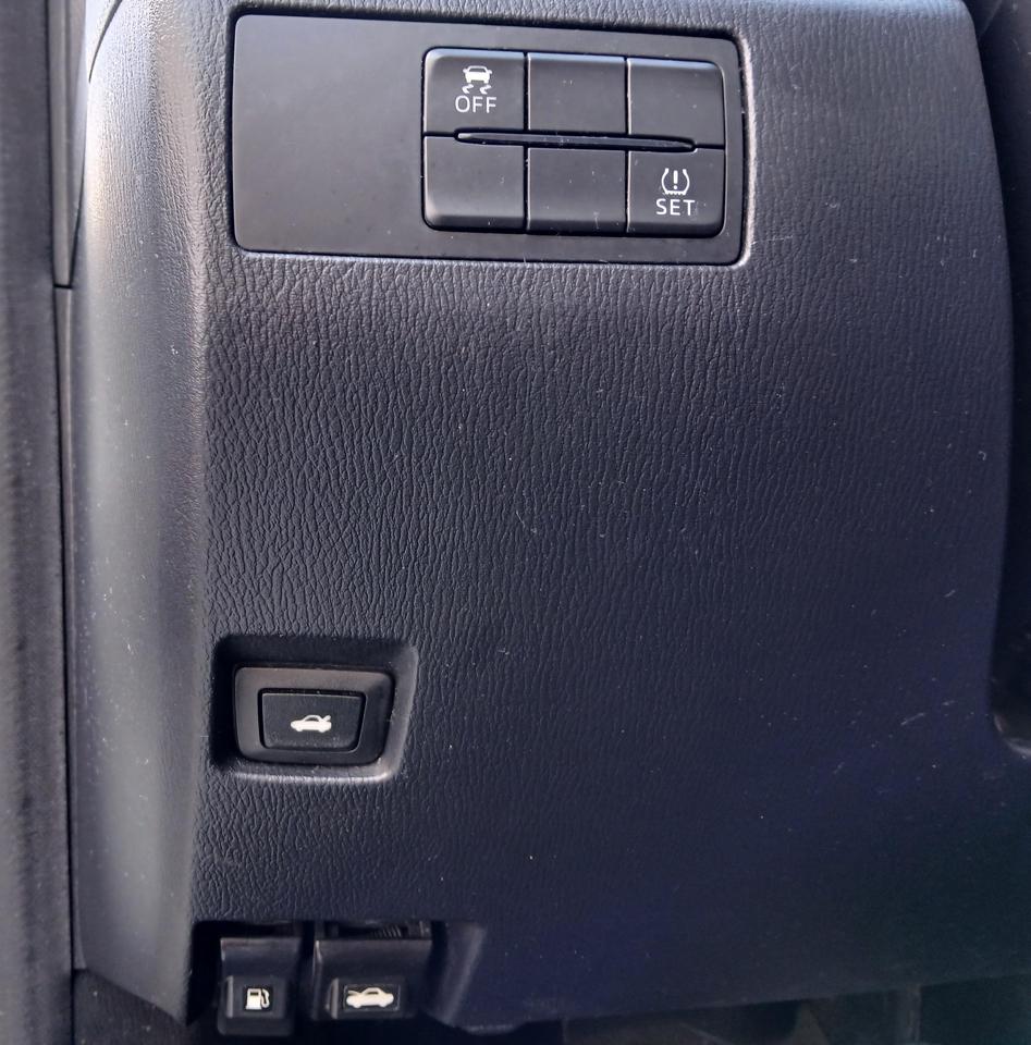 Mazda Mazda3 4-Door Touring Auto 2018