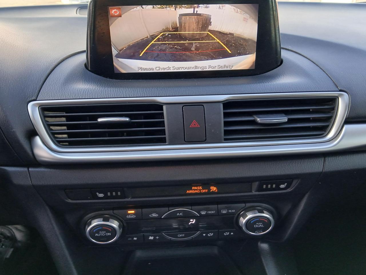 Mazda Mazda3 4-Door Touring Auto 2018