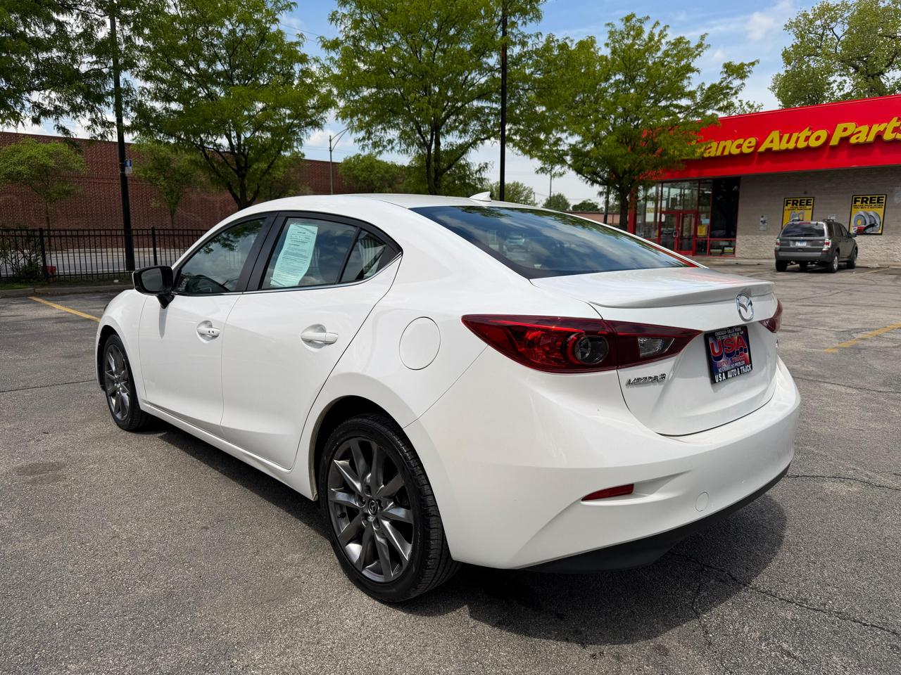 Mazda Mazda3 4-Door Touring Auto 2018