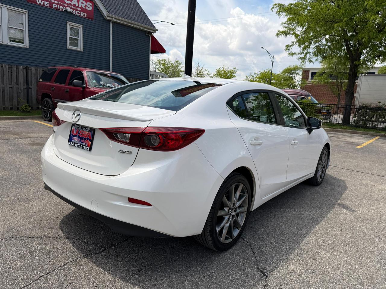 Mazda Mazda3 4-Door Touring Auto 2018