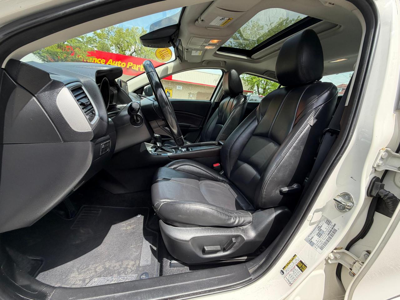 Mazda Mazda3 4-Door Touring Auto 2018