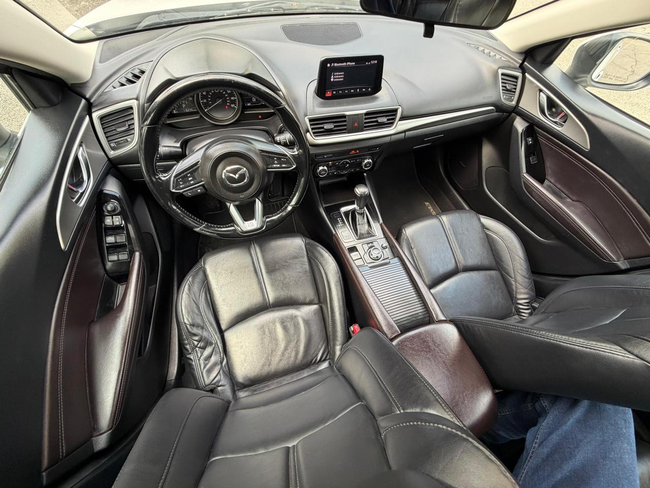 Mazda Mazda3 4-Door Touring Auto 2018