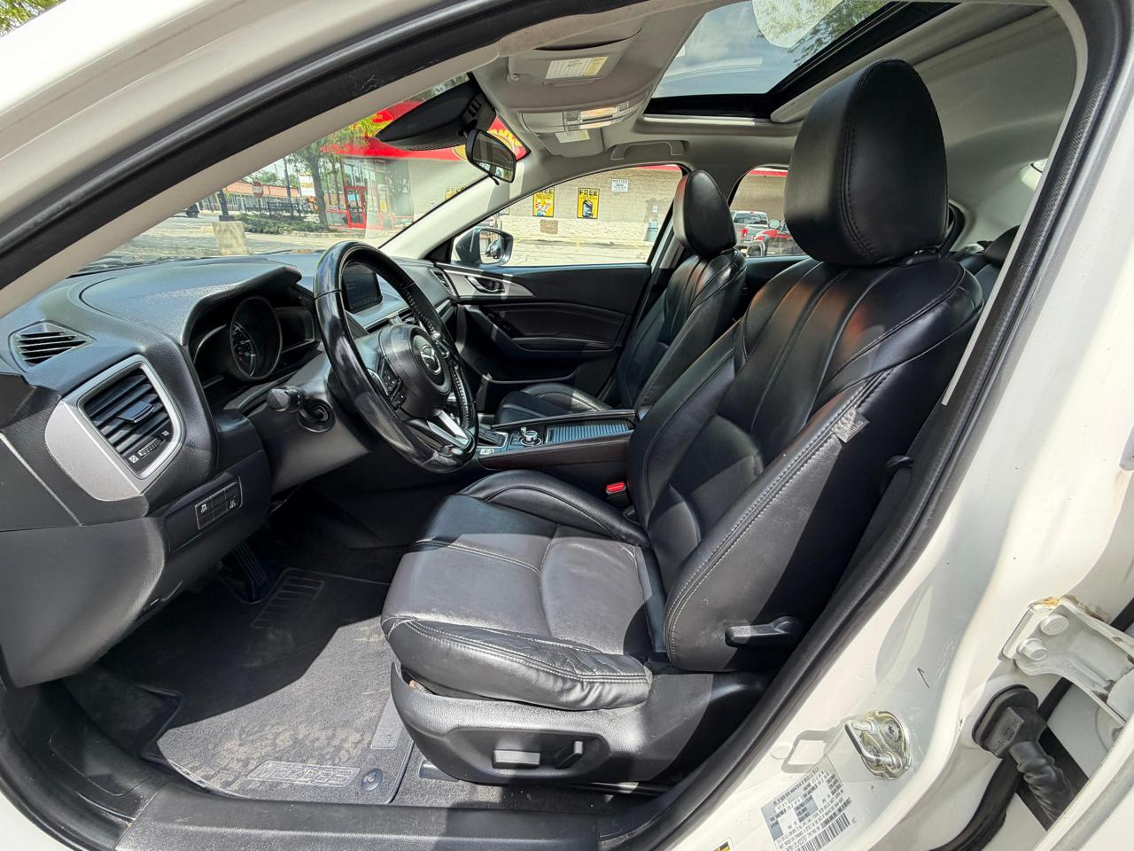 Mazda Mazda3 4-Door Touring Auto 2018