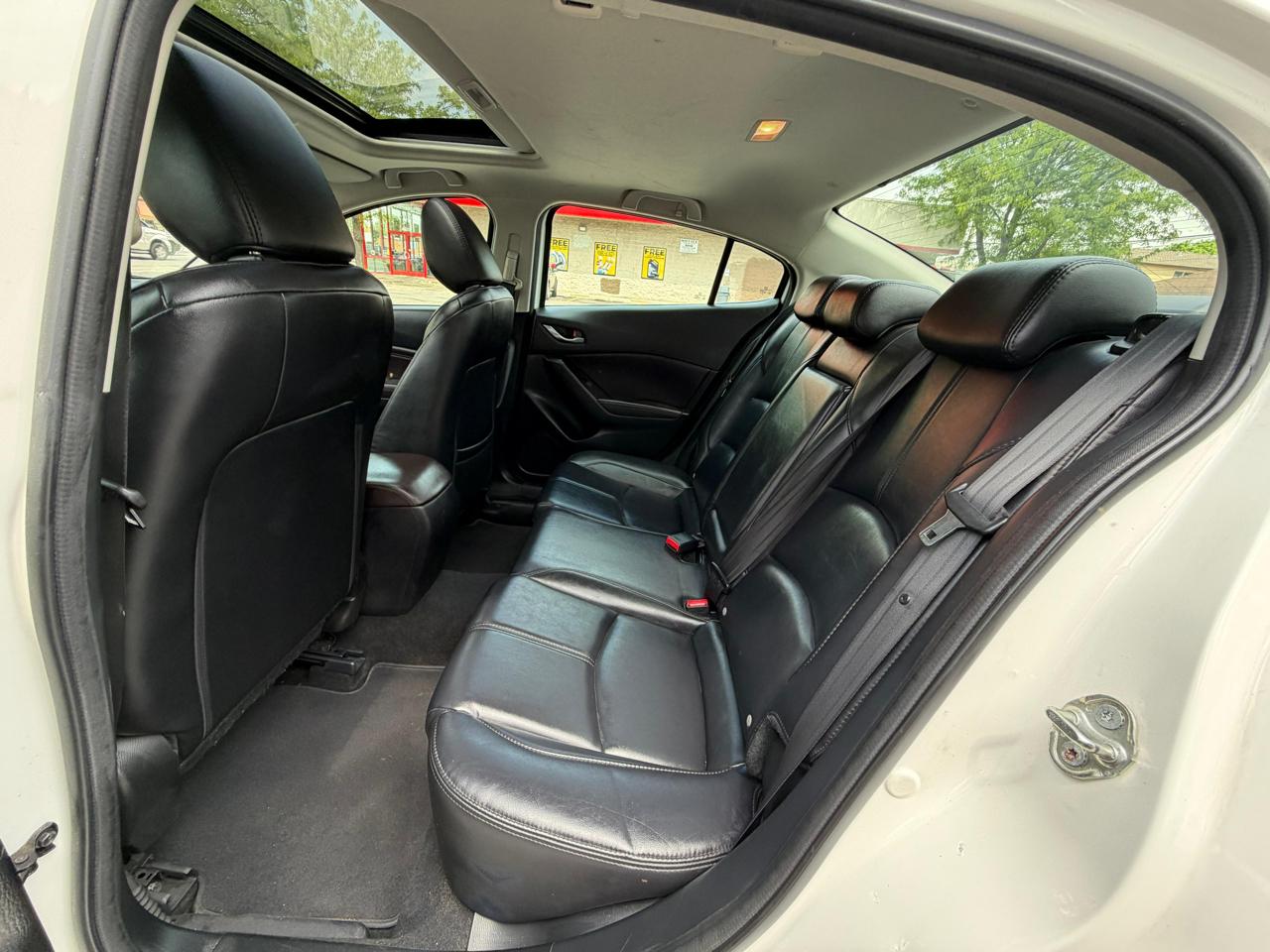 Mazda Mazda3 4-Door Touring Auto 2018