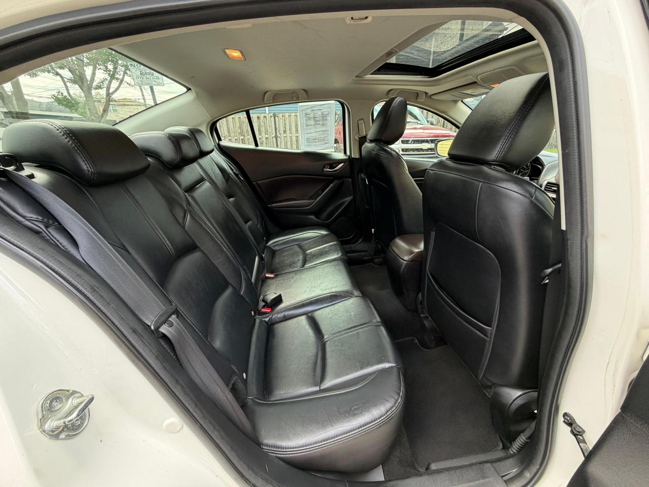 Mazda Mazda3 4-Door Touring Auto 2018