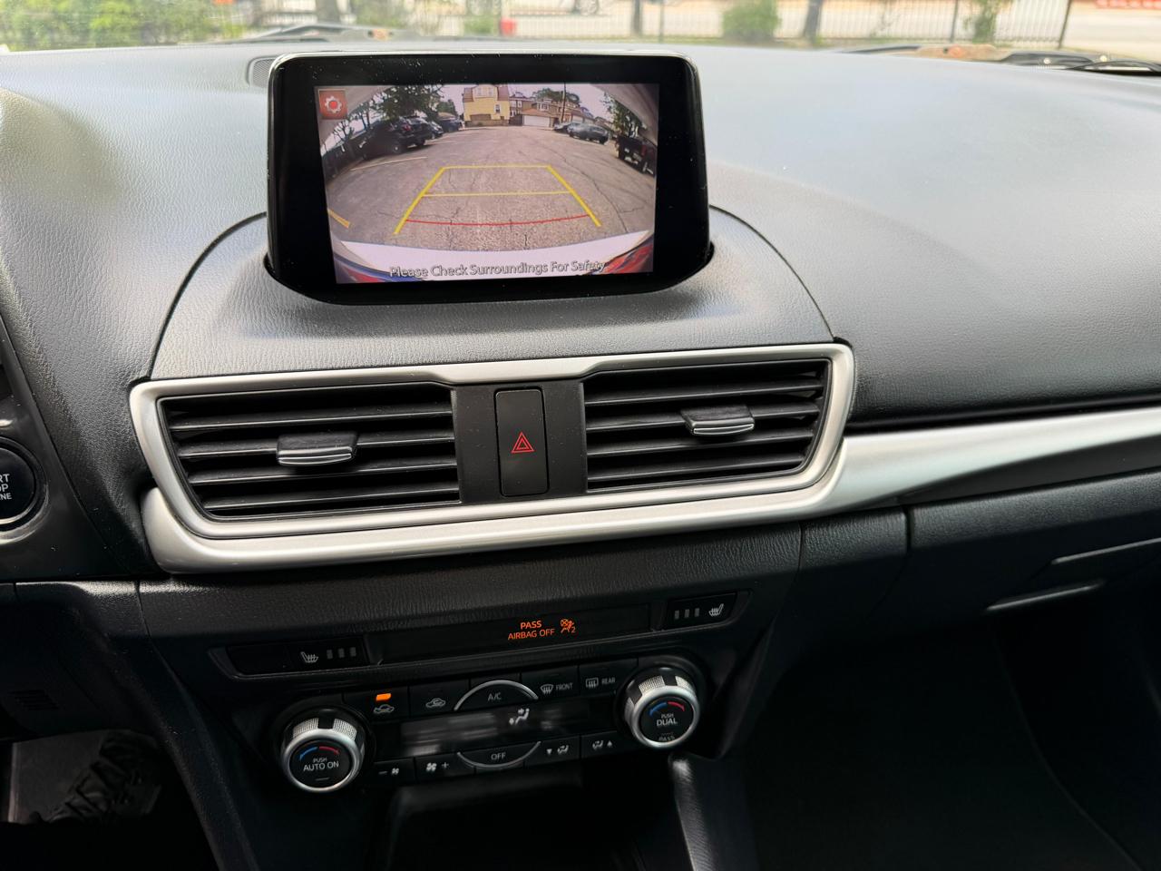 Mazda Mazda3 4-Door Touring Auto 2018