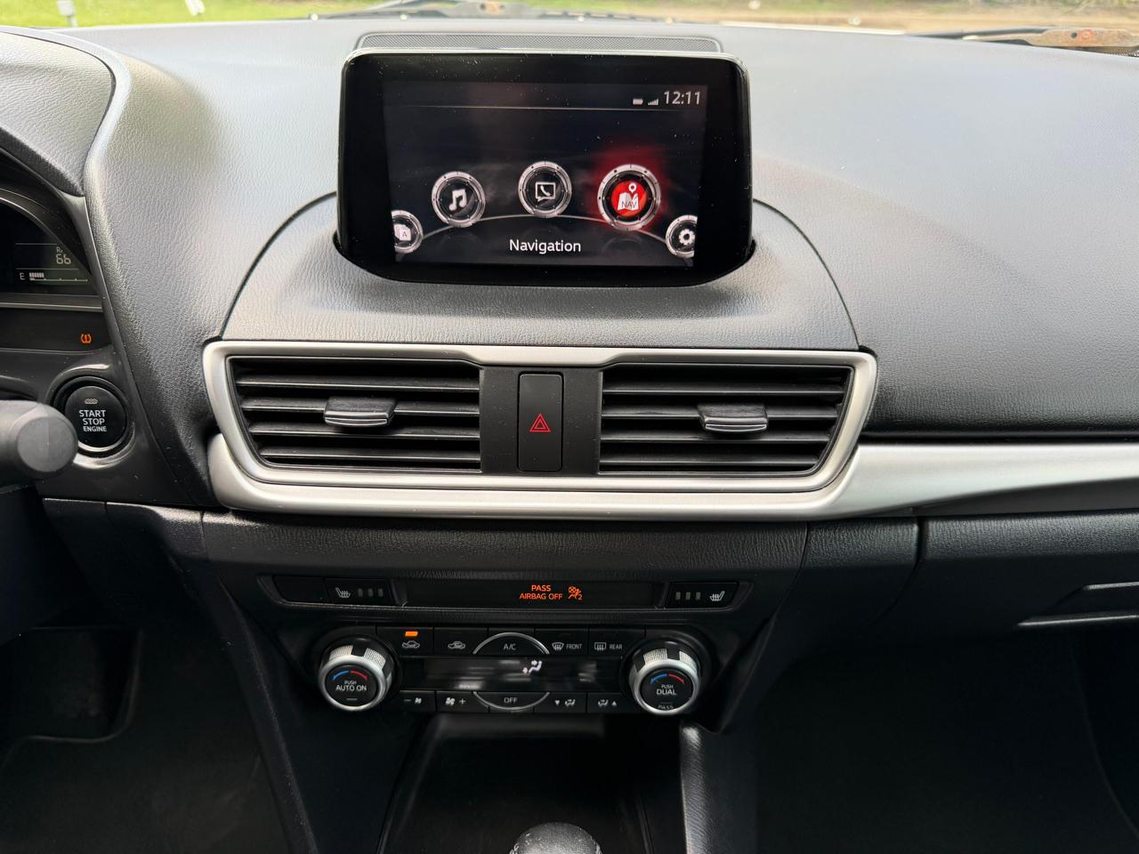 Mazda Mazda3 4-Door Touring Auto 2018