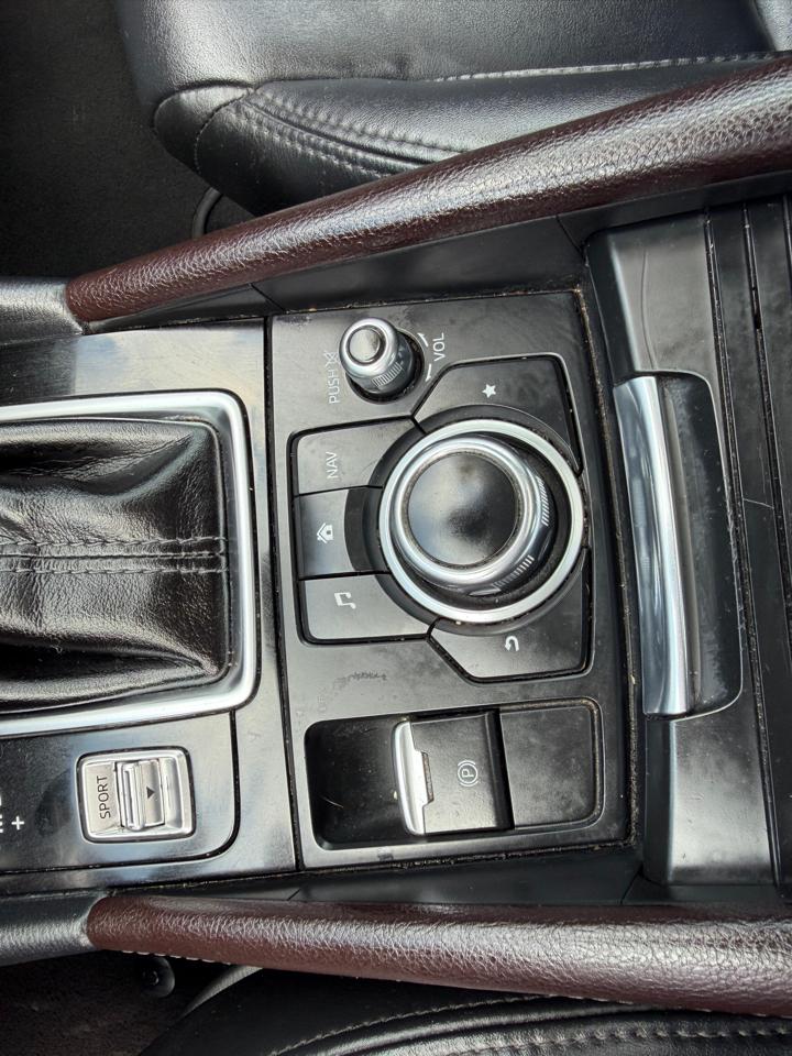 Mazda Mazda3 4-Door Touring Auto 2018