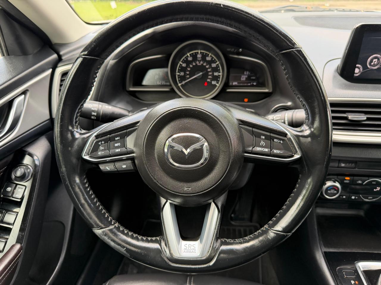 Mazda Mazda3 4-Door Touring Auto 2018