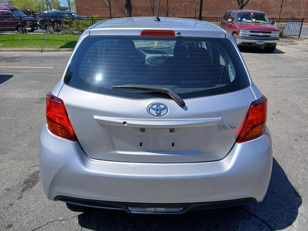 Toyota Yaris L 5-Door AT 2015