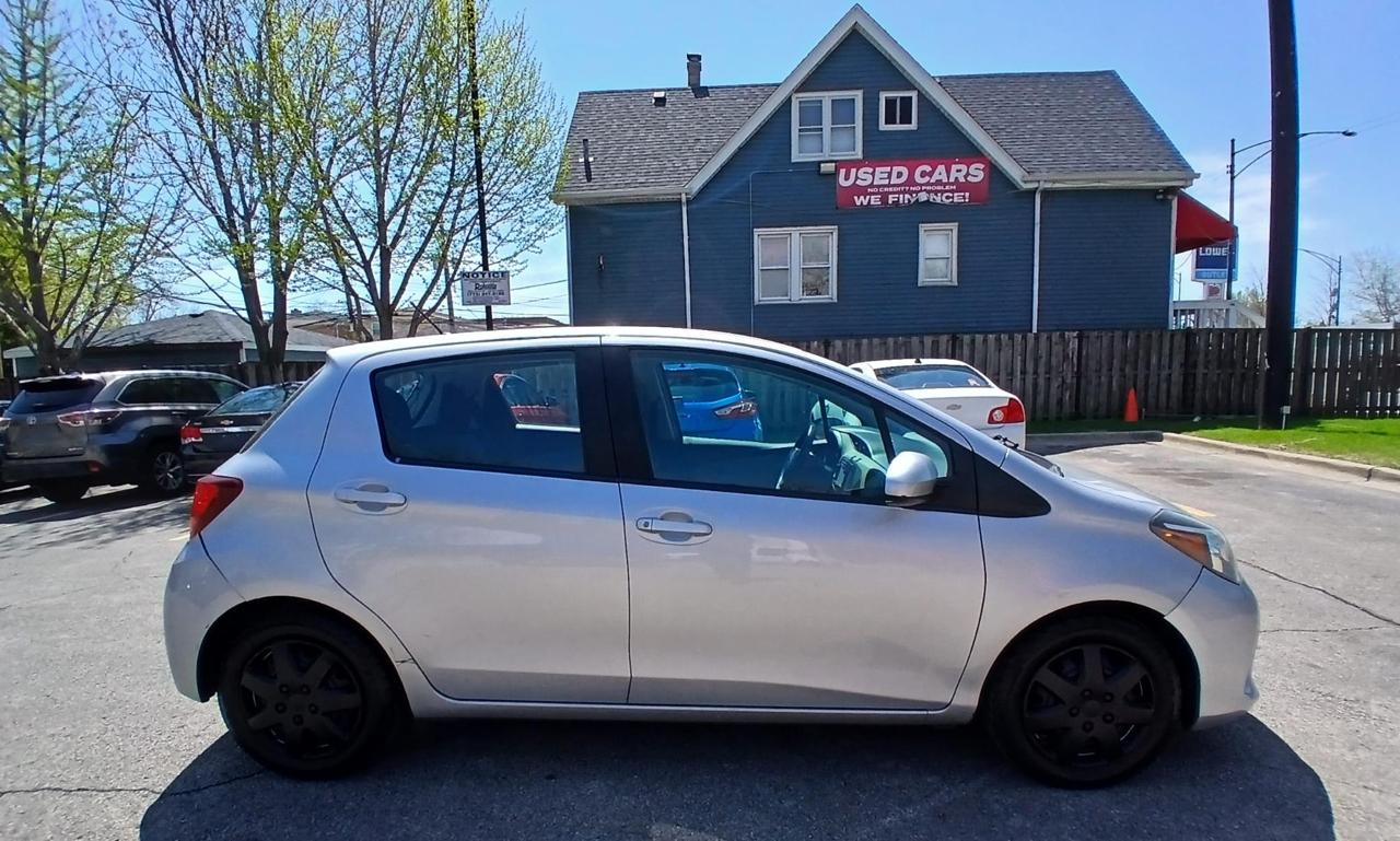 Toyota Yaris L 5-Door AT 2015