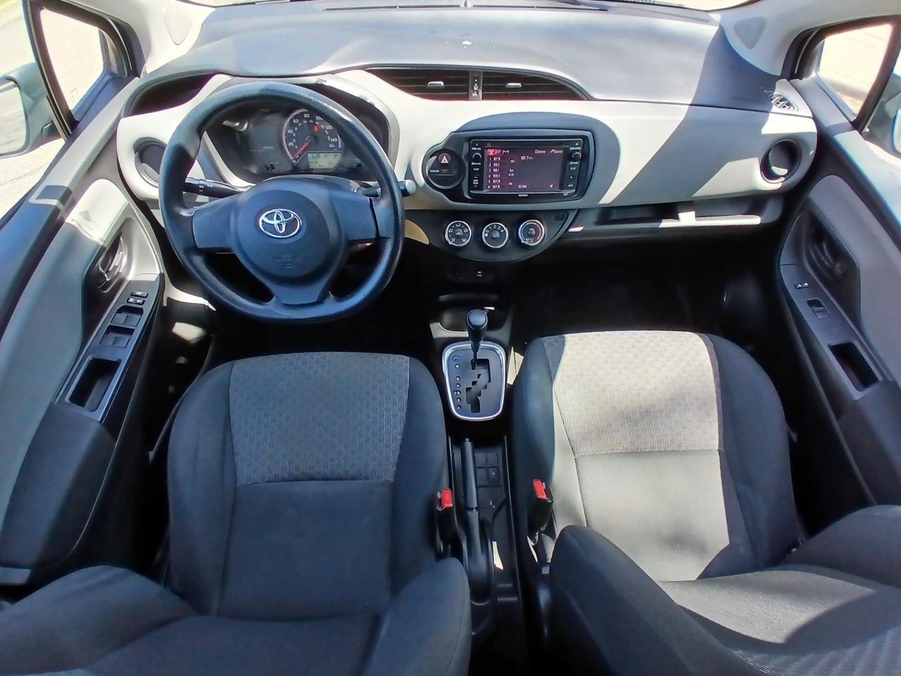 Toyota Yaris L 5-Door AT 2015