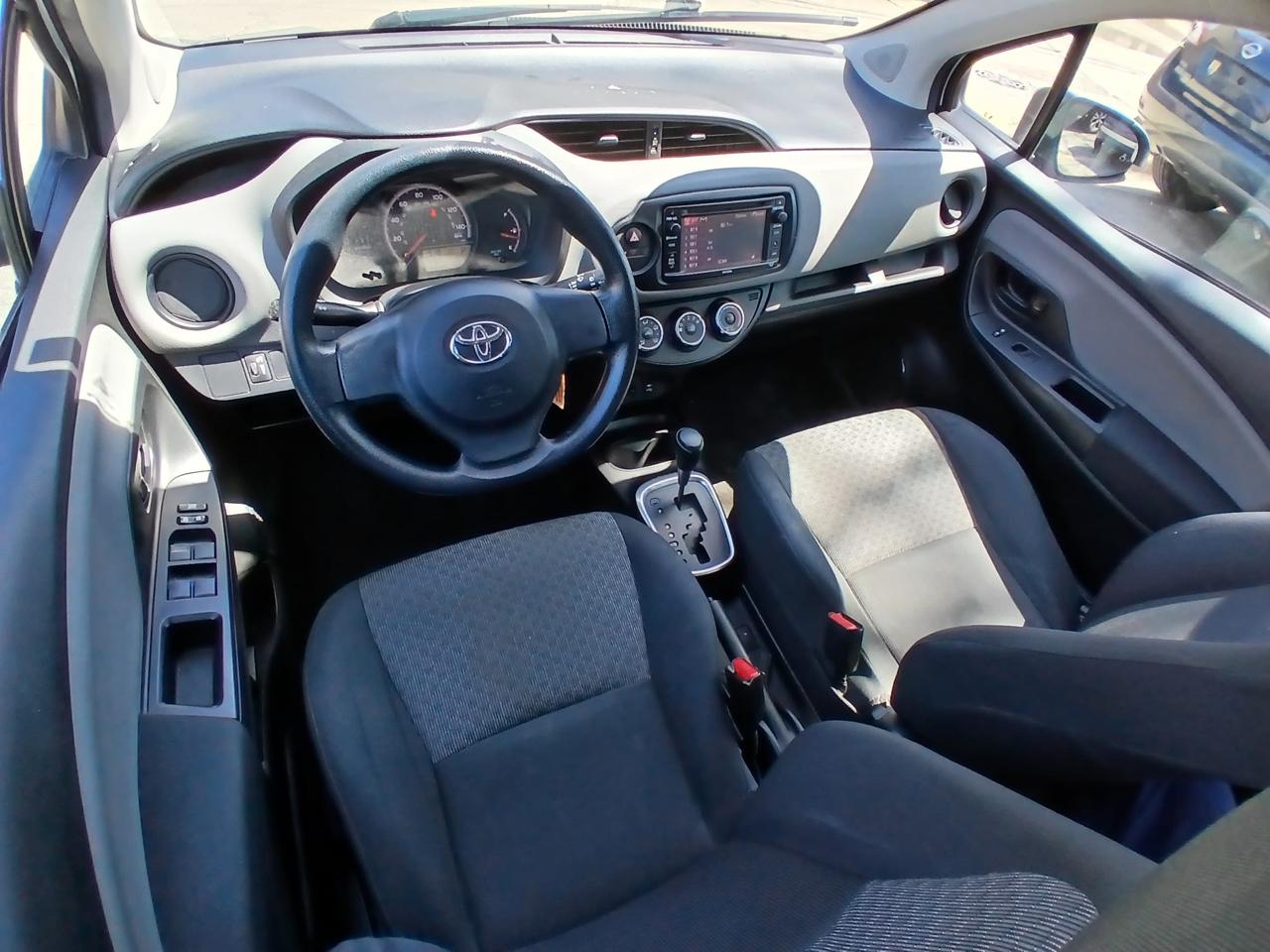 Toyota Yaris L 5-Door AT 2015