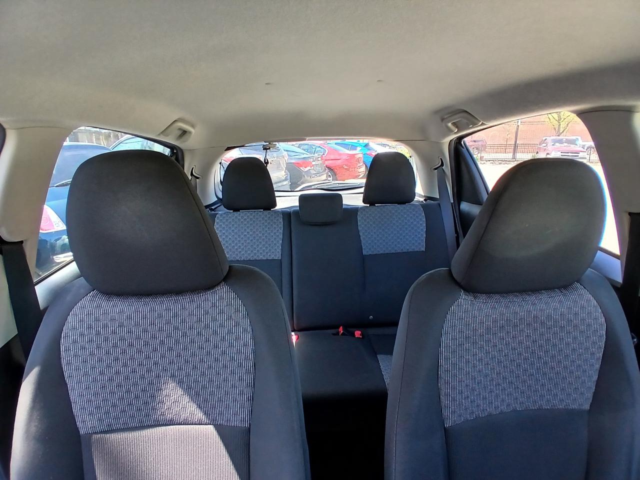 Toyota Yaris L 5-Door AT 2015