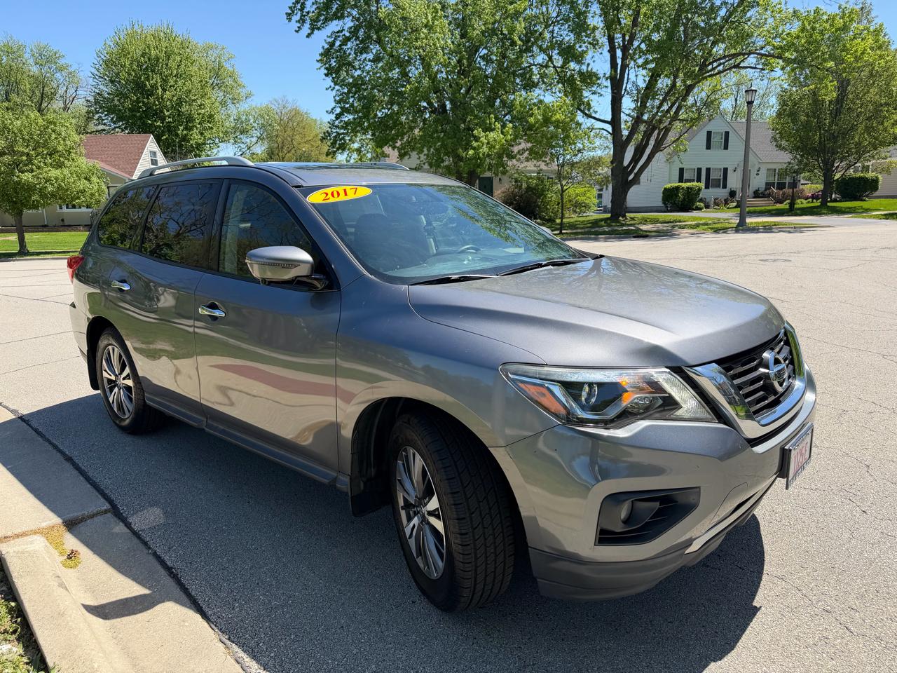 Nissan Pathfinder 4x4 SL 2017
