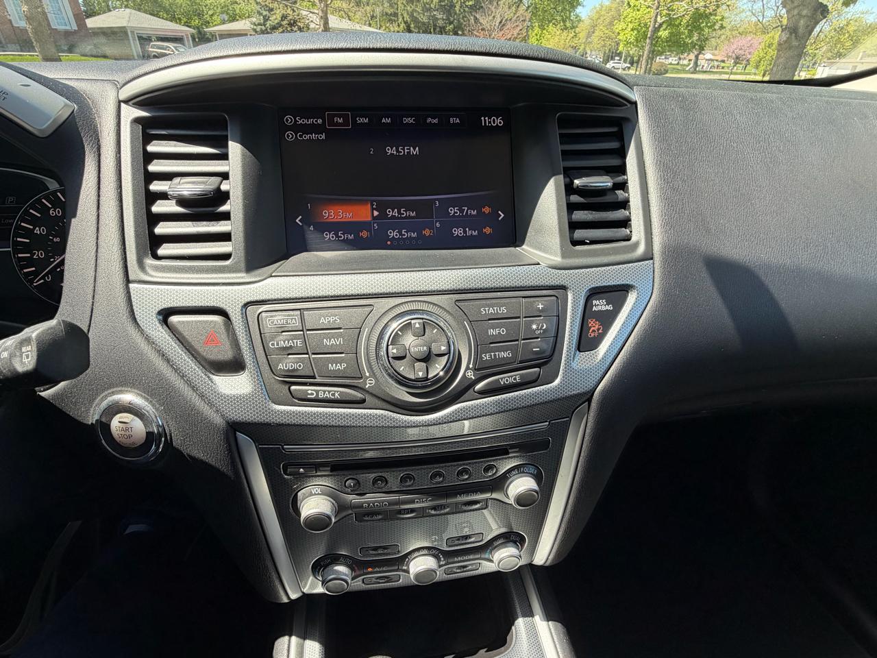 Nissan Pathfinder 4x4 SL 2017