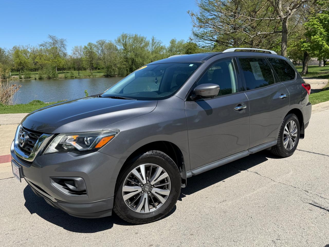 Nissan Pathfinder 4x4 SL 2017