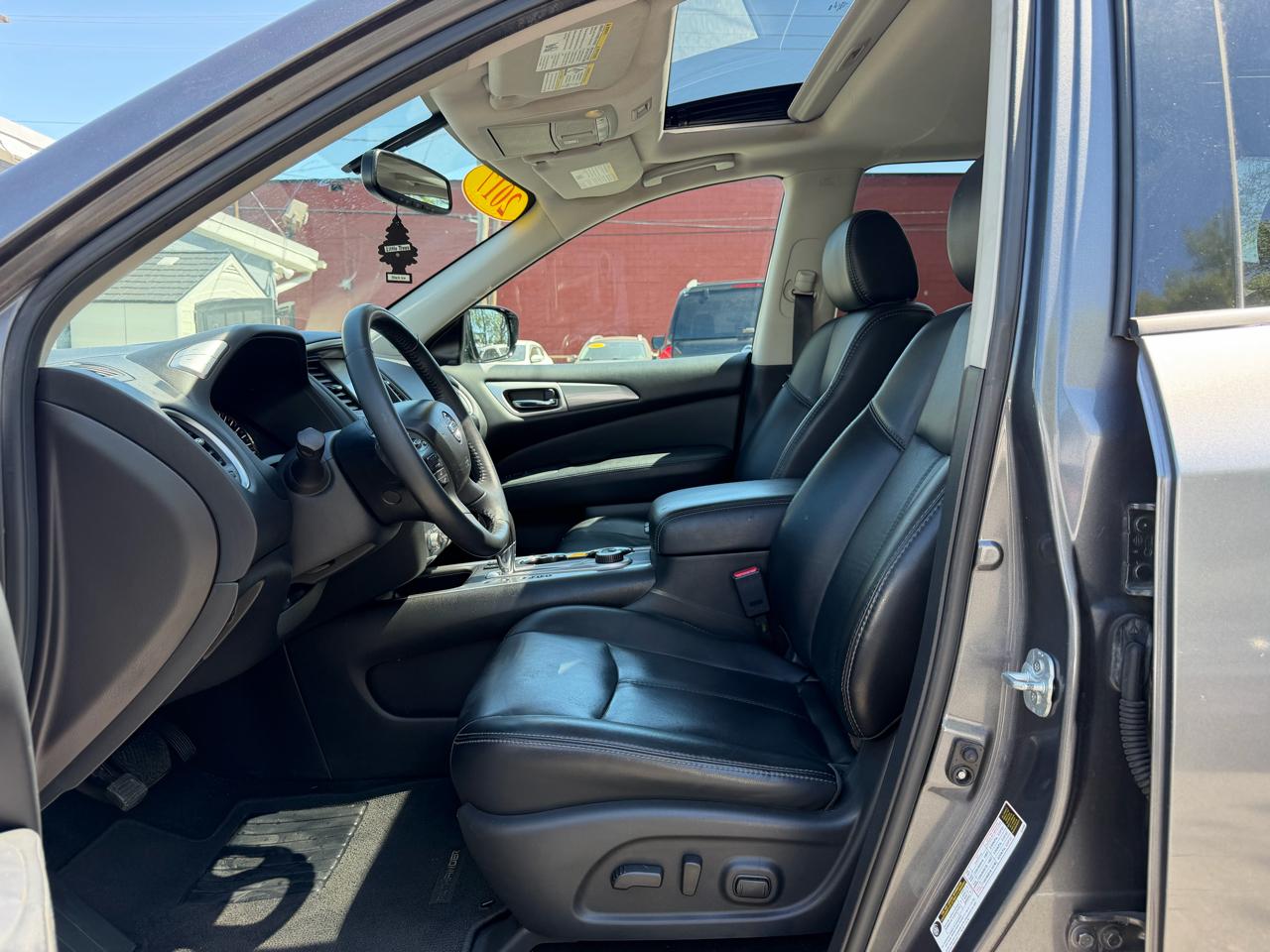 Nissan Pathfinder 4x4 SL 2017