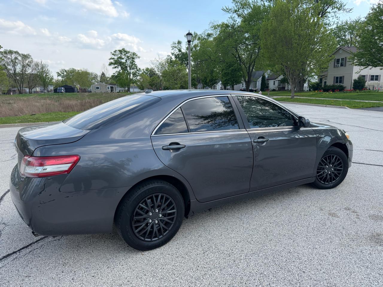 Toyota Camry 4dr Sdn I4 Man LE (Natl) 2011