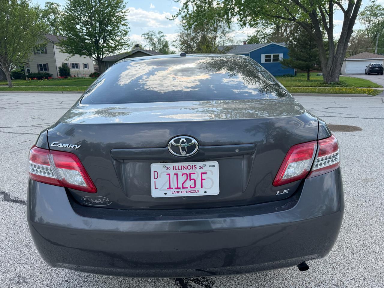 Toyota Camry 4dr Sdn I4 Man LE (Natl) 2011