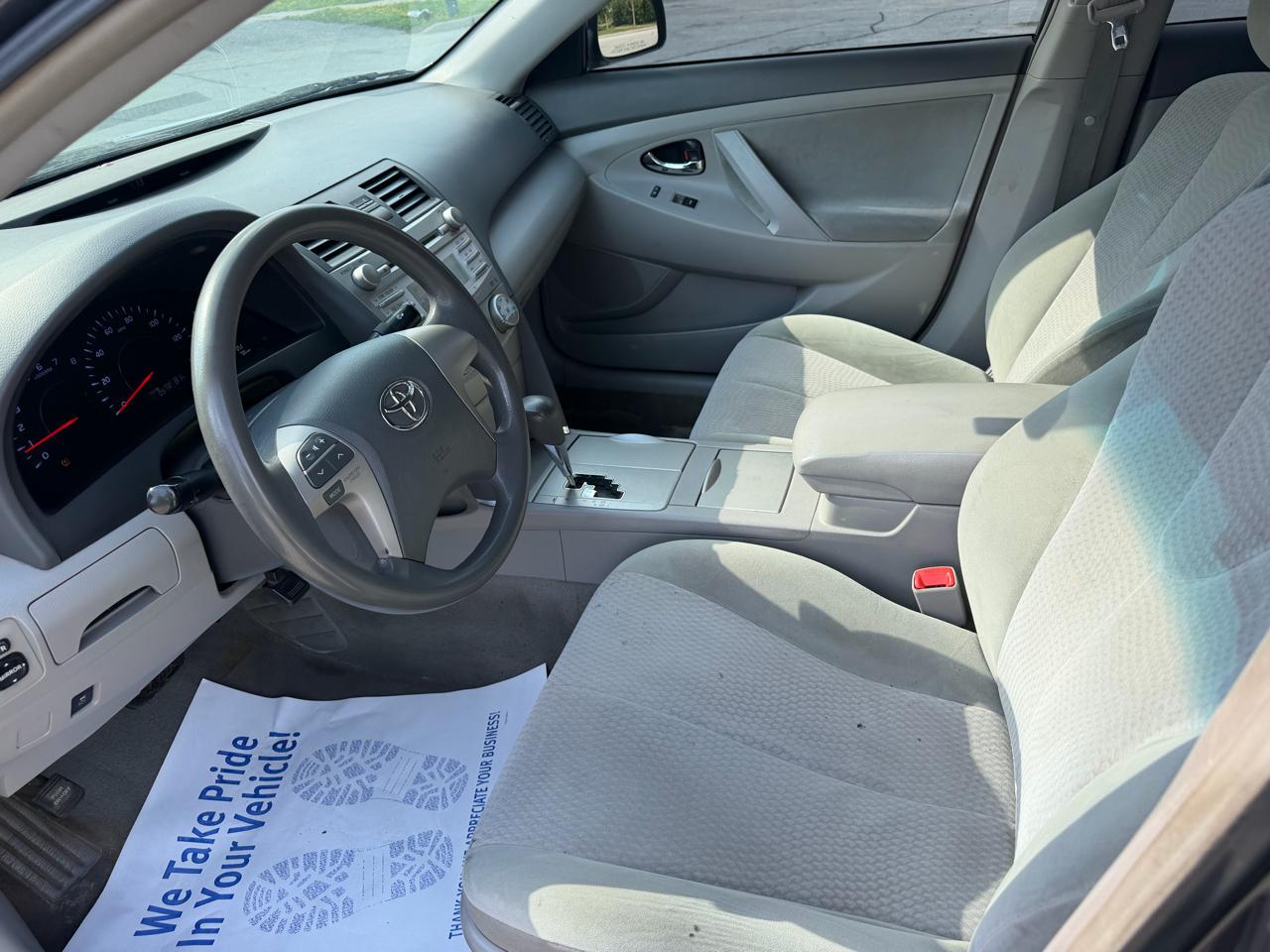 Toyota Camry 4dr Sdn I4 Man LE (Natl) 2011