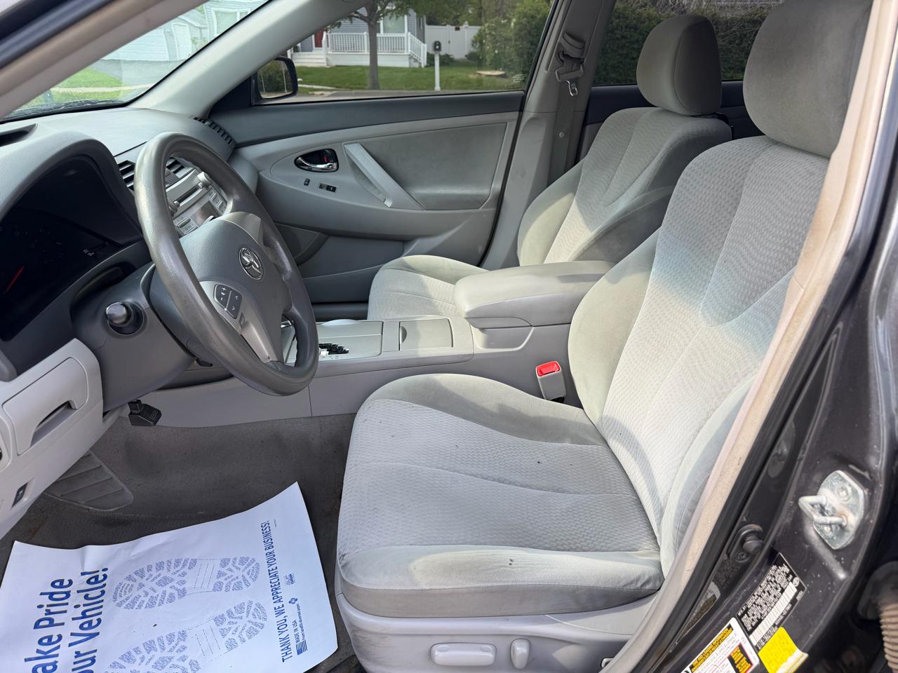 Toyota Camry 4dr Sdn I4 Man LE (Natl) 2011