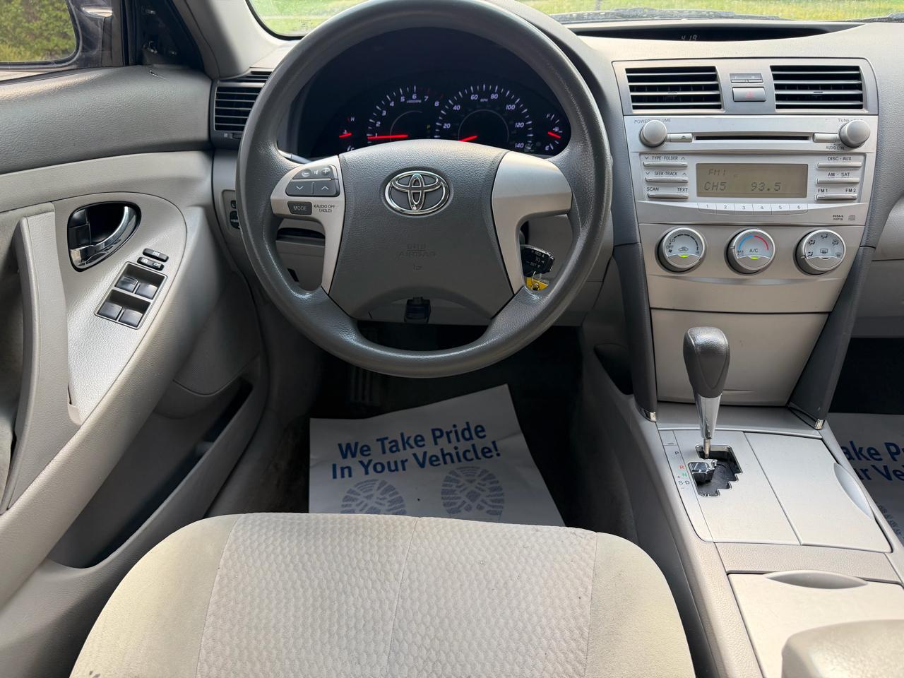 Toyota Camry 4dr Sdn I4 Man LE (Natl) 2011