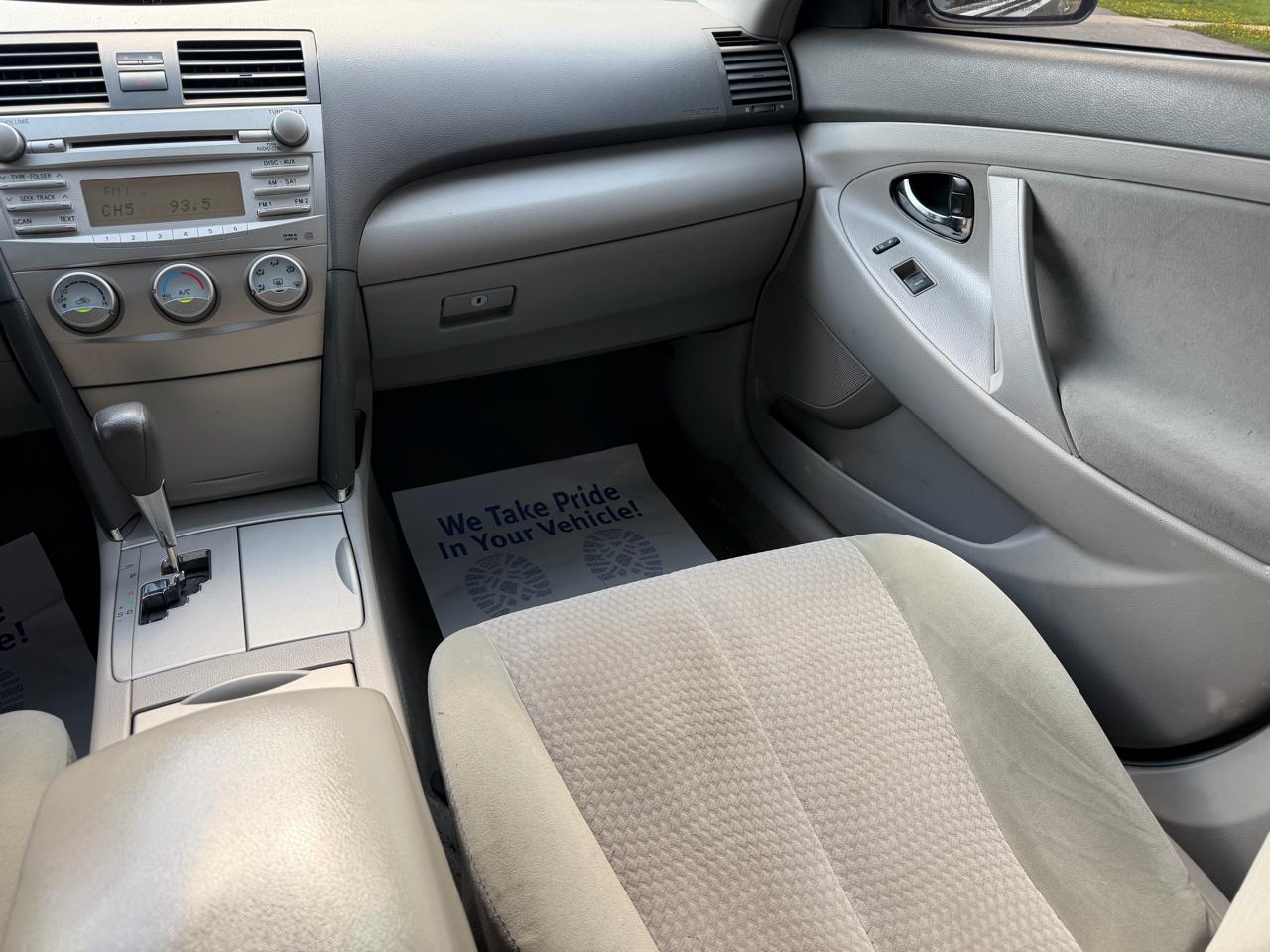 Toyota Camry 4dr Sdn I4 Man LE (Natl) 2011