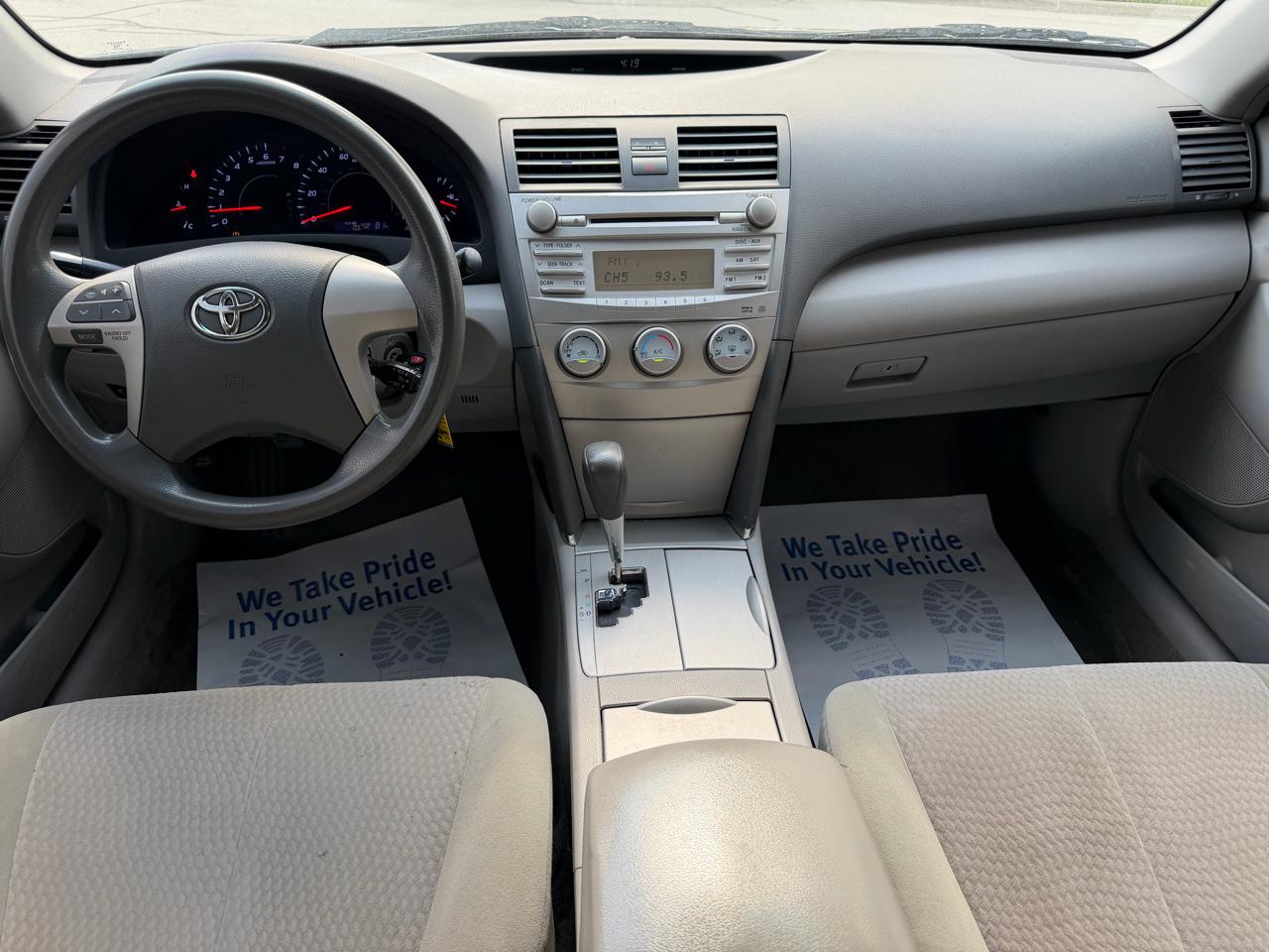 Toyota Camry 4dr Sdn I4 Man LE (Natl) 2011
