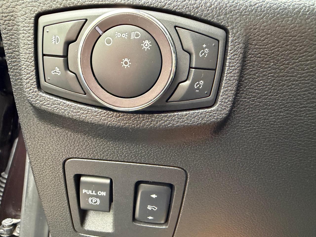 Ford F-150 4WD SuperCrew 139" XLT 2019