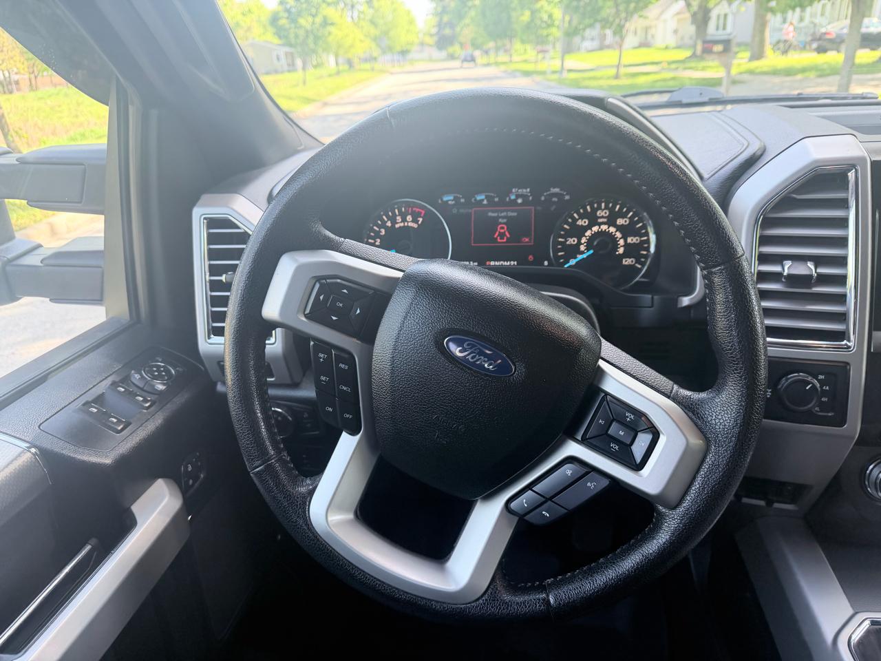 Ford F-150 4WD SuperCrew 157" Lariat 2015