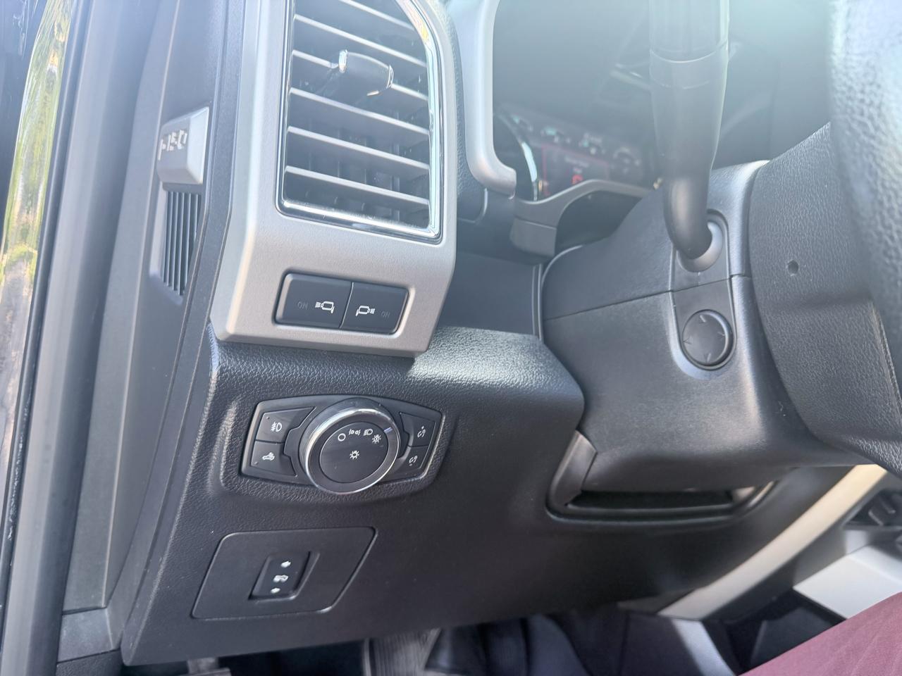 Ford F-150 4WD SuperCrew 157" Lariat 2015