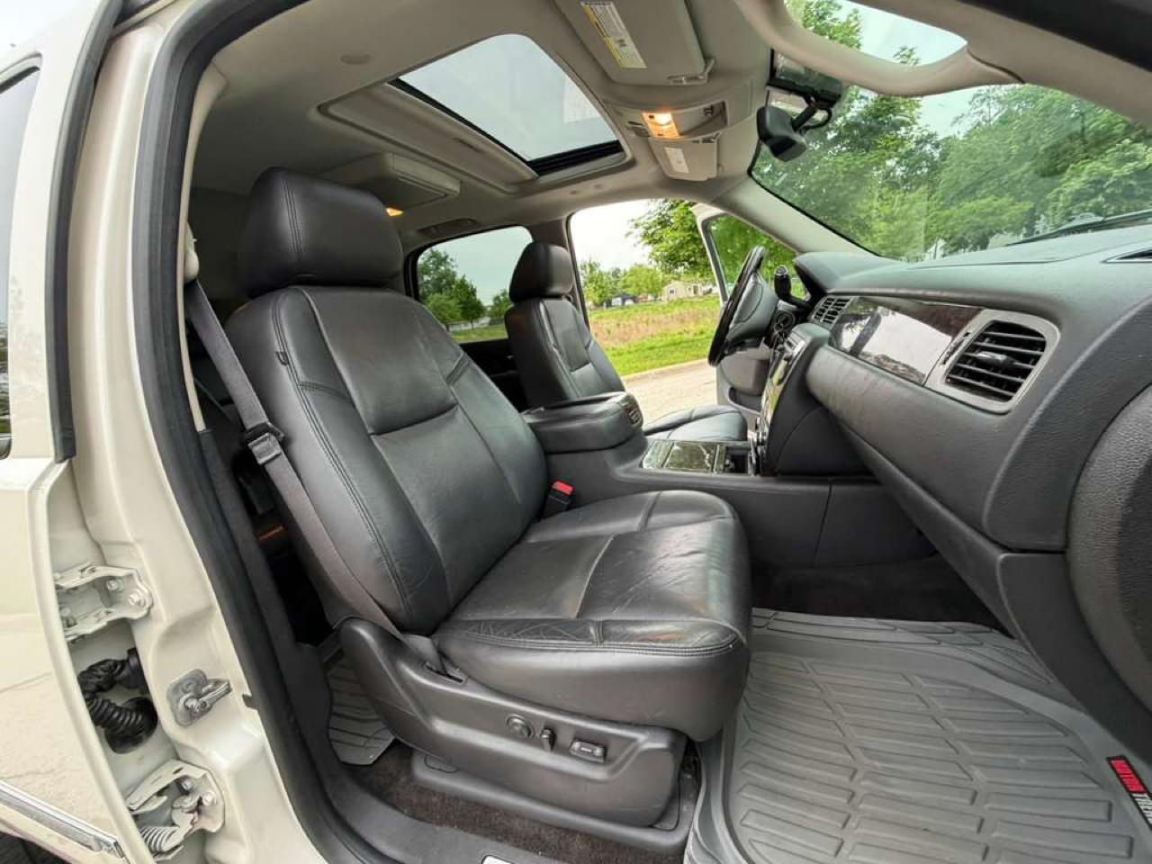 GMC Yukon AWD 4dr Denali 2013