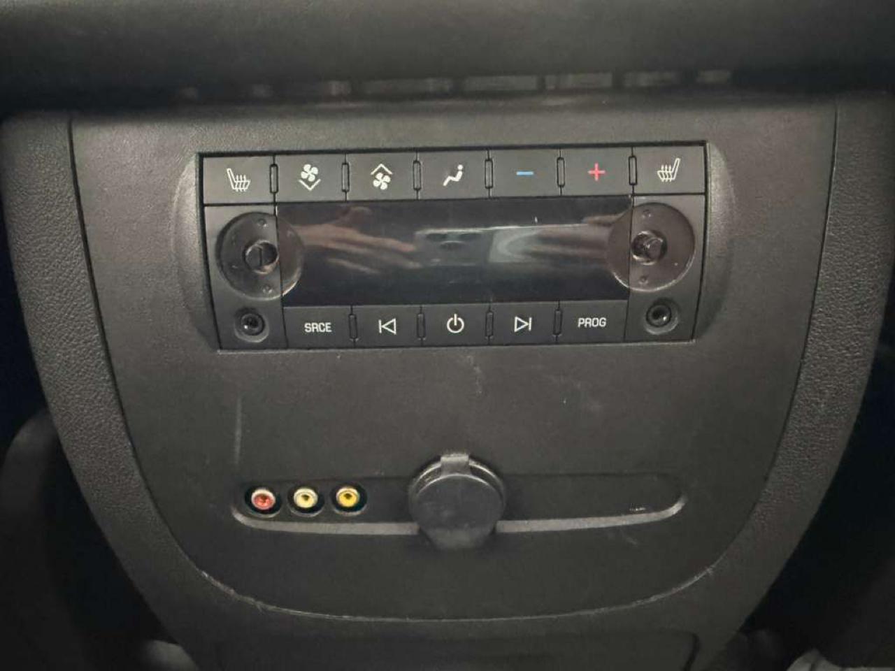 GMC Yukon AWD 4dr Denali 2013
