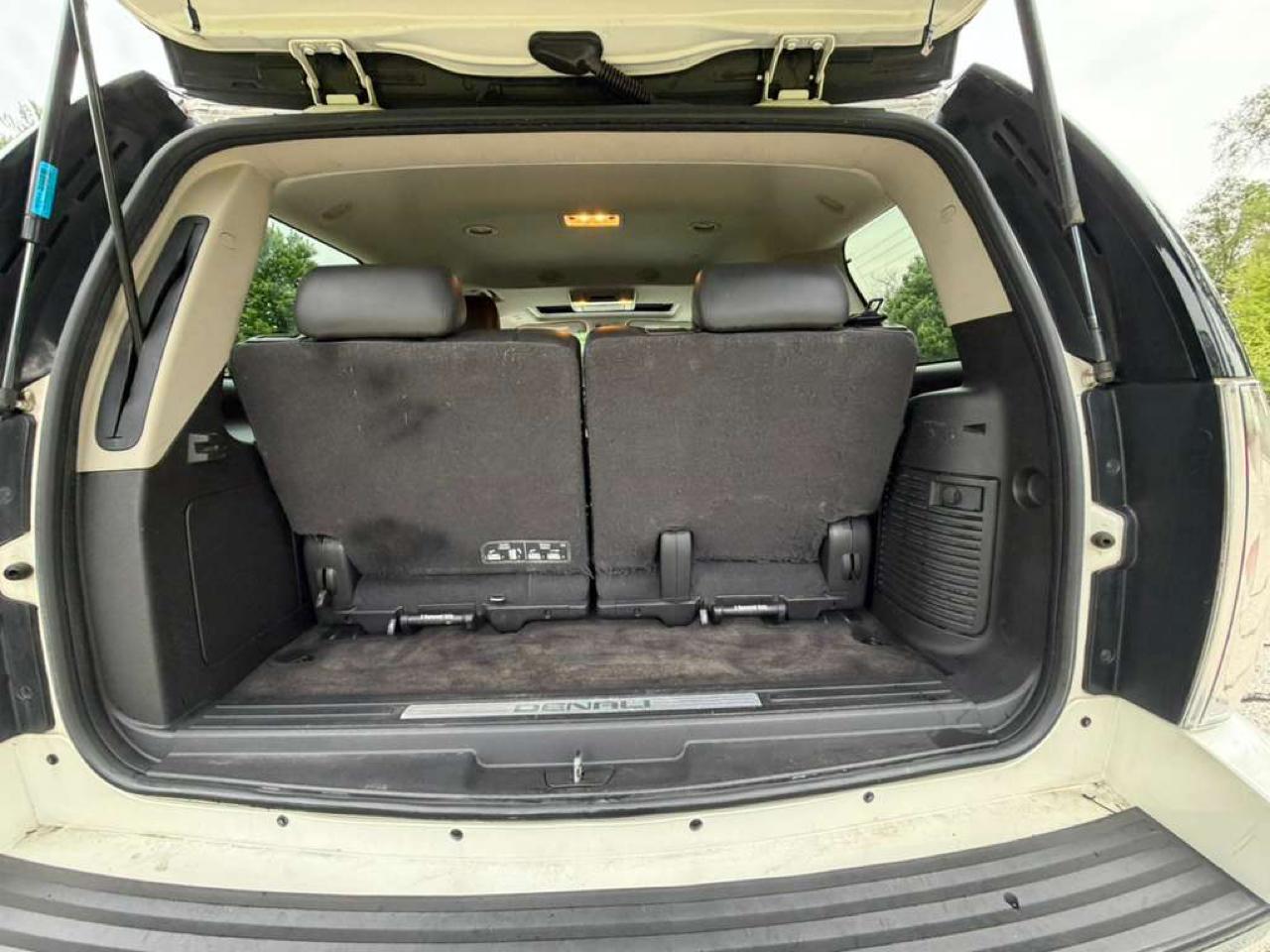GMC Yukon AWD 4dr Denali 2013