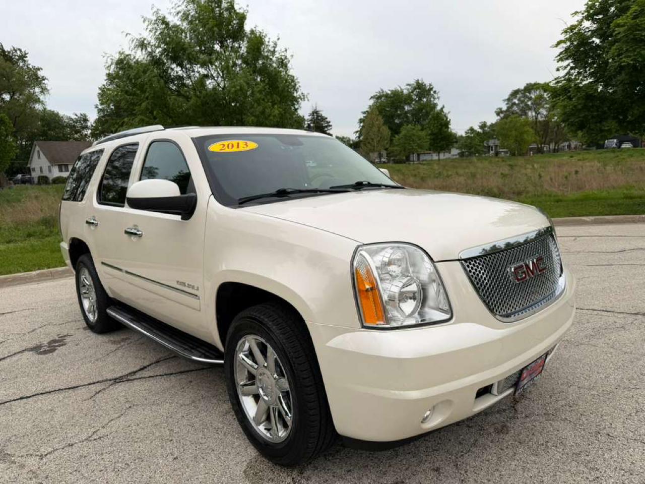 GMC Yukon AWD 4dr Denali 2013