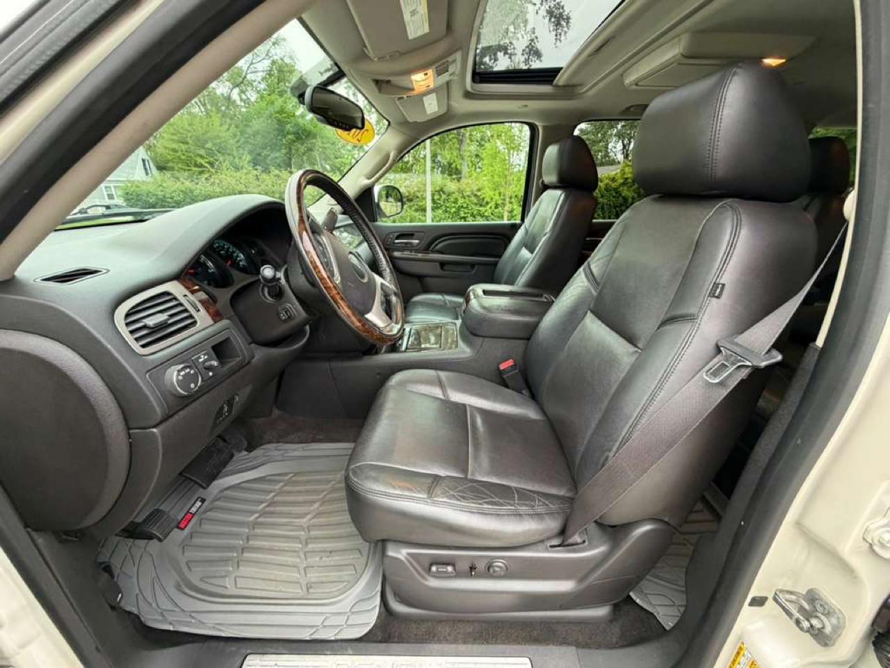 GMC Yukon AWD 4dr Denali 2013