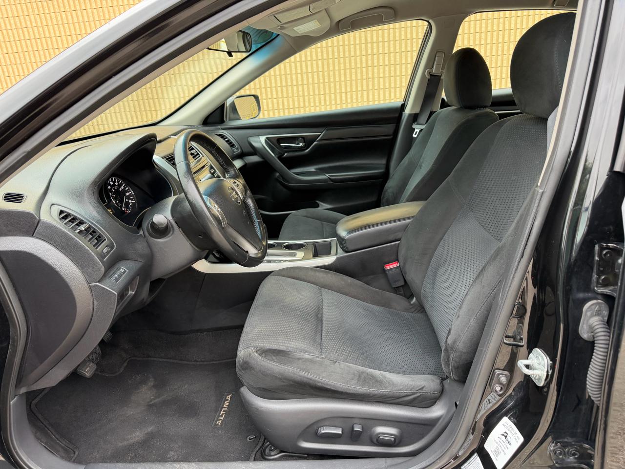 Nissan Altima 4dr Sdn I4 2.5 SV 2015