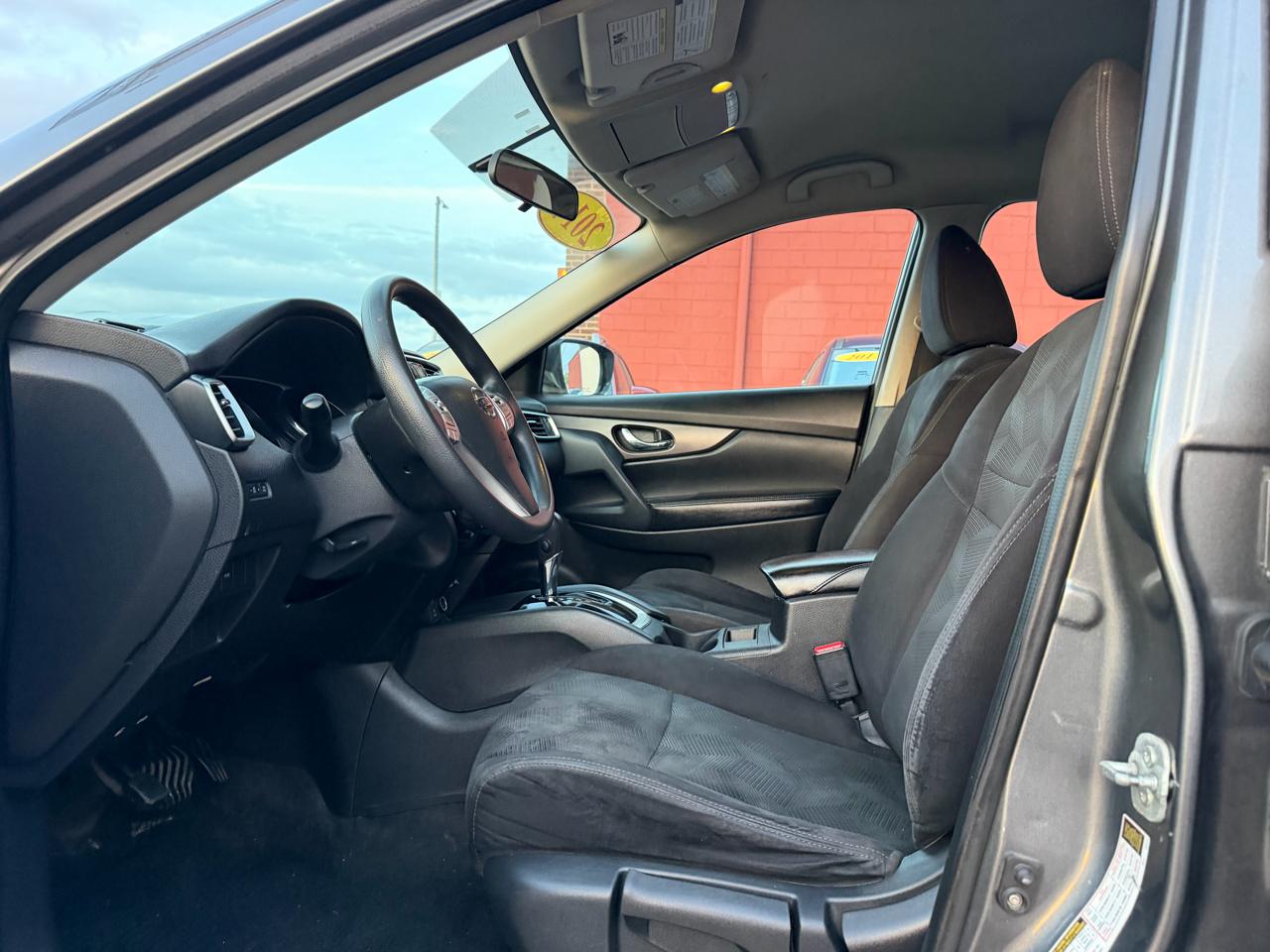 Nissan Rogue FWD 4dr S 2014