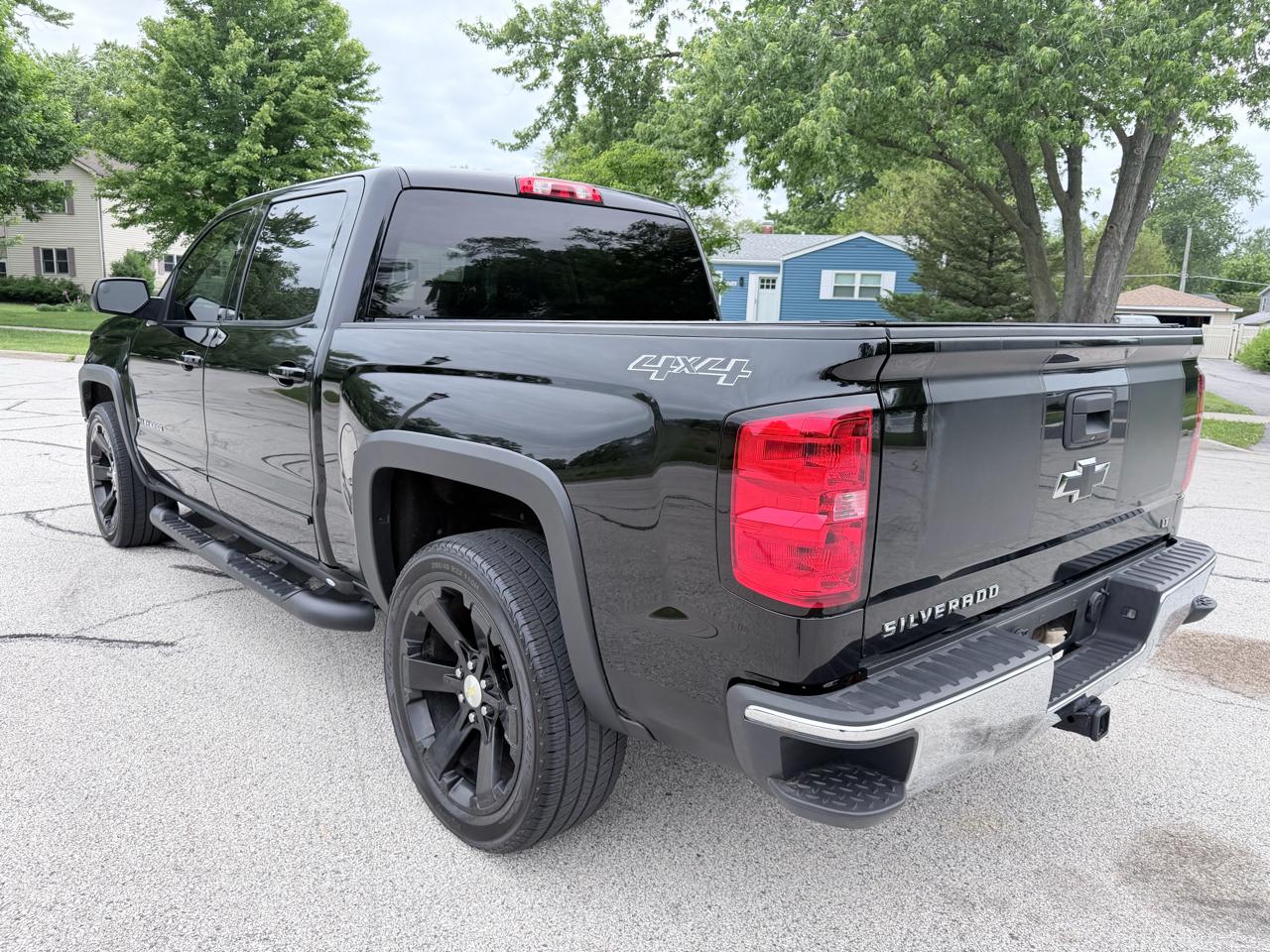 Chevrolet Silverado 1500 4WD Crew Cab 143.5" LT w/1LT 2015